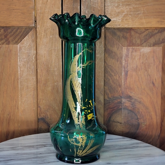 Elegant Green Glass Vase with Gold Accents - Picture 11 of 17